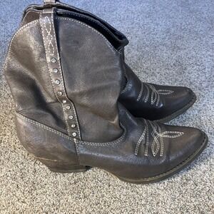 Very Volatile Bolero Brown Leather Western Ankle Boots Rhinestone Studs Size 7.5